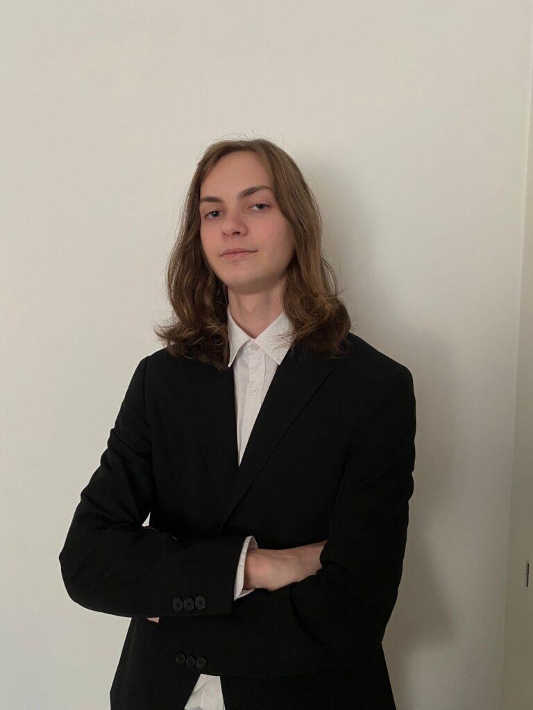 Build a connected greenhouse (IoT) (Alternatives to the greenhouse are a data logger, weather station, etc.)